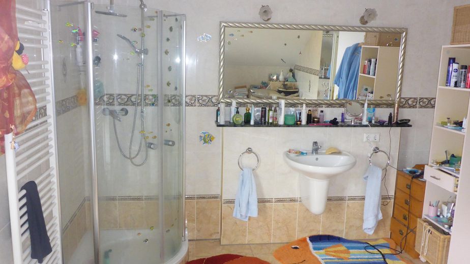 Bad oben 2 - Dusche 16,5 qm