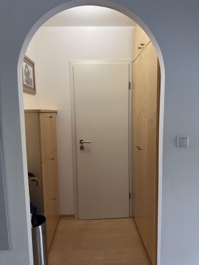Casa a schiera centrale completamente modernizzata, in posizione tranquilla e centrale – Flur Gäste-WC