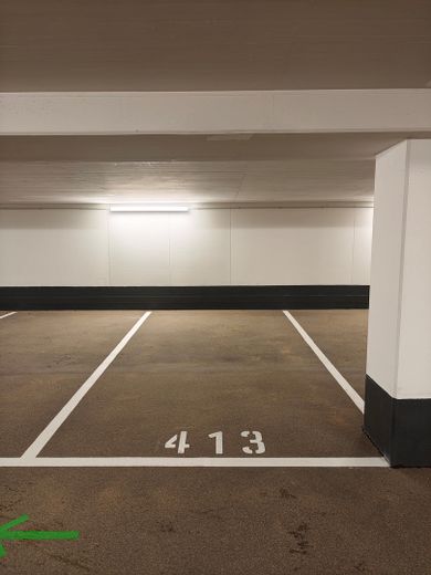 2 Zi-Wohnung Erstbezug ab 1.11. fußläufig 8 min zu U-und S-Bahn – Tiefgarage