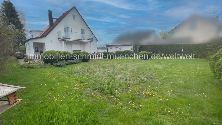 Baugrundstück für 1 EFH und 1 DHH
mit genehmigtem Vorbescheid in Haar – Grundstück mit Altbestand