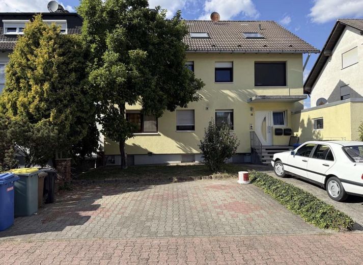 Jasne 7-pokojowe mieszkanie dwupoziomowe z ekskluzywną kuchnią do wynajęcia w Bruchköbel – Zdjęcie 12