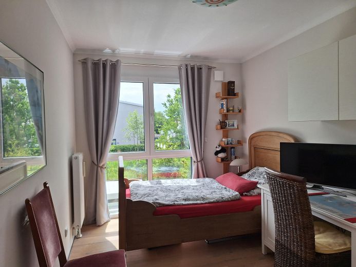 Exklusives Stadthaus am Seerosenpark in Bremen Oberneuland - provisonsfrei! – Schlafzimmer - Zimmer 02 1.OG