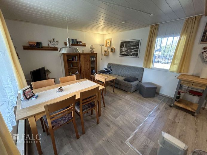 Klein anfangen, groß entwickeln - seltene Gelegenheit in Zingst – Wohnzimmer