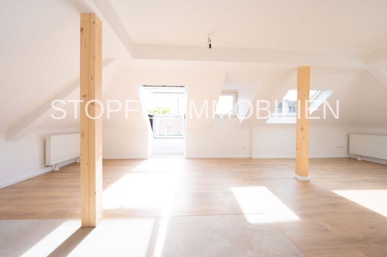 Stylische Dachgeschosswohnung mit City-Flair in Bielefeld Mitte – Essbereich