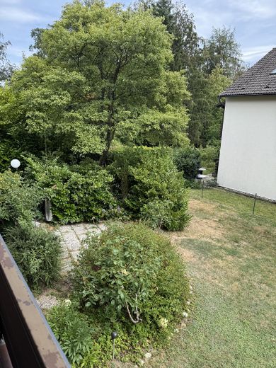 4-kamerappartement op de begane grond met balkon, garage en gebruik van de tuin in rustige ligging, Haibach – Garten