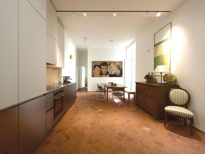 Einzigartige Wohnung | privater Eingang | bezugsfrei | ohne Provision – Zentraler Blick