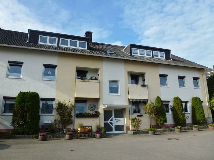 Dortmund: Ihr Kapital-"Airbag" in Aplerbeck - Ein Invest, das sich lohnt! – Frontansicht Wohnhaus