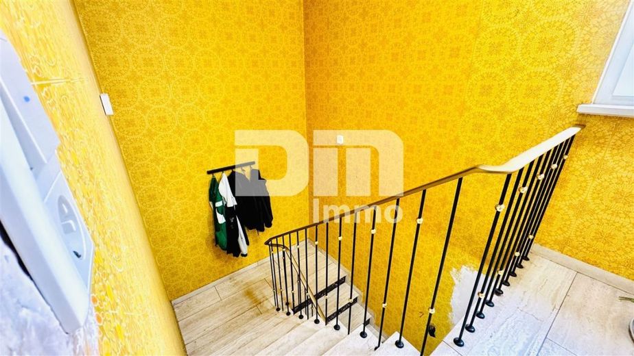 Gepflegtes Ein / Zweifamilienhaus mit Doppelgarage in begehrter Ortsrandlage von Zierenberg – OG Treppenhaus