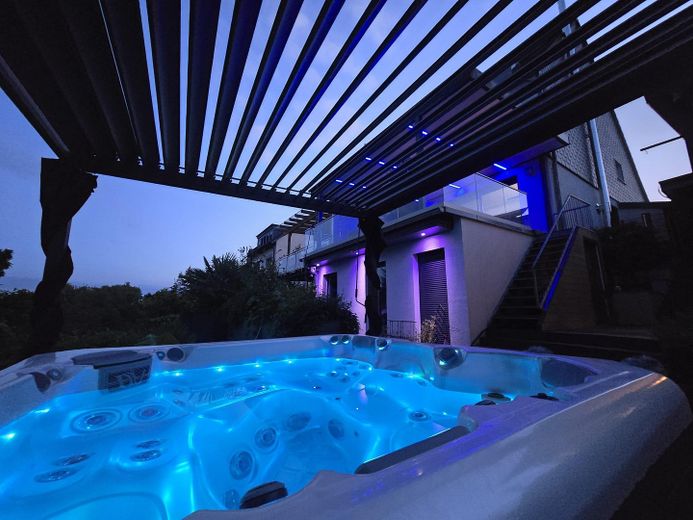 Whirlpool 2