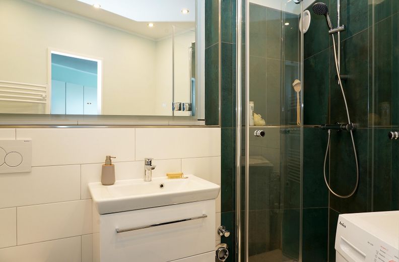 Neue & hochwertige Dusche