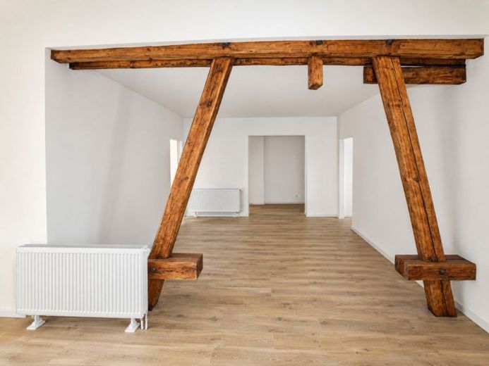 Kernsaniert auf Neubauniveau: Moderne 4-Zimmer-Dachgeschosswohnung mit überdachter Dachterrasse – फोटो 1