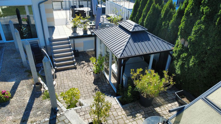 Einfamilienhaus in unverbaubarer Randlage auch als Mehrgenerationenhaus nutzbar. 3 Wohneinheiten – Foto 4