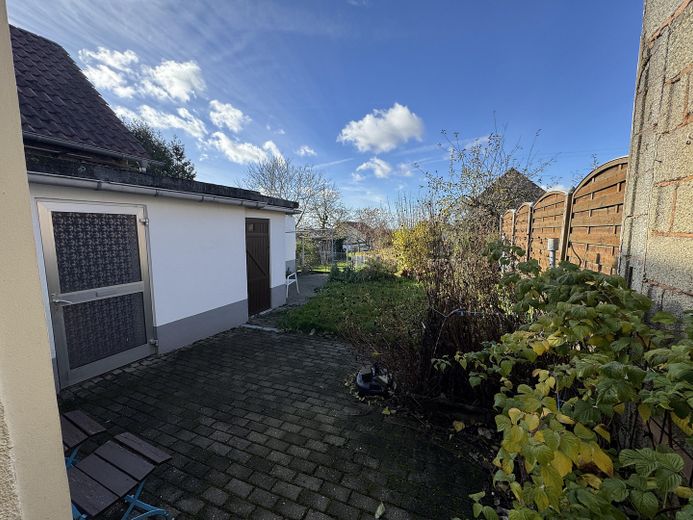Doppelhaushälfte in ruhiger Lage mit Doppelgarage – Foto 5