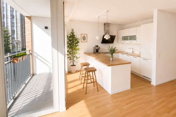 Luminoso piso de obra nueva de 97 m² (2019) en Lichtenberg: 3 habitaciones, 2 balcones, ascensor, sin comisión y disponible para entrar a vivir