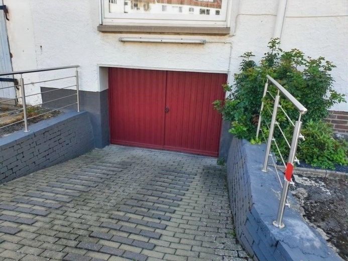 Helle 3 Zimmer Wohnung in zentraler Lage mit Balkon – Tiefgarage