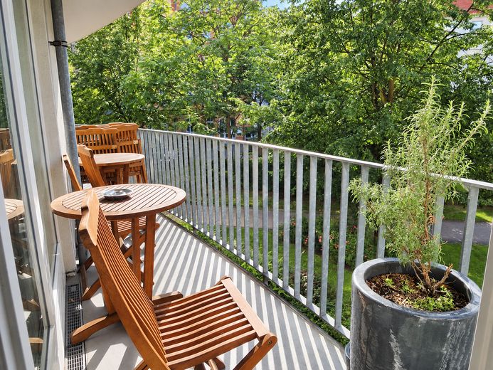Hackescher Markt: merkezi konumda, huzurlu ve yeşil – Balkon