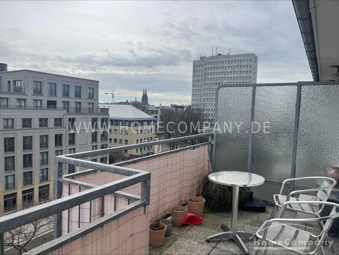 Gemeubileerd 2-kamerappartement met uitzicht op de Dom in Keulen! – 38f34c563b8ba73ebd3515267b37992a5d717a1a.jpg