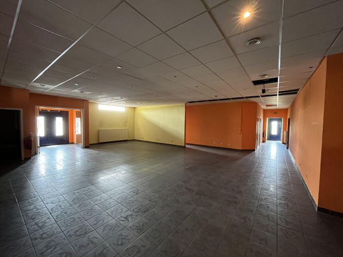 Verkaufsgebäude innen