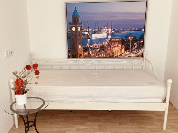 = AB SOFORT FREI = SCHÖNE, RUHIGE UND MÖBLIERTE ZIMMER in Hamburg Nord / Ost – Foto 3