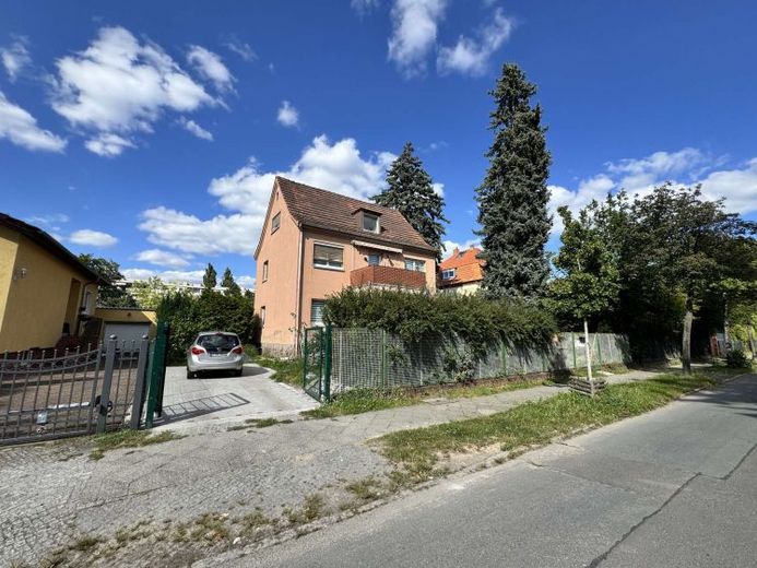 Sanierungsobjekt mit Potenzial! 2-Fam-Haus in ruhiger Wohnlage – Foto 1