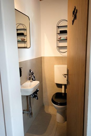 Gemütliches & bezugsfertiges Reihenmittelhaus in ruhiger, zentraler Lage von Senden Ay – WC EG