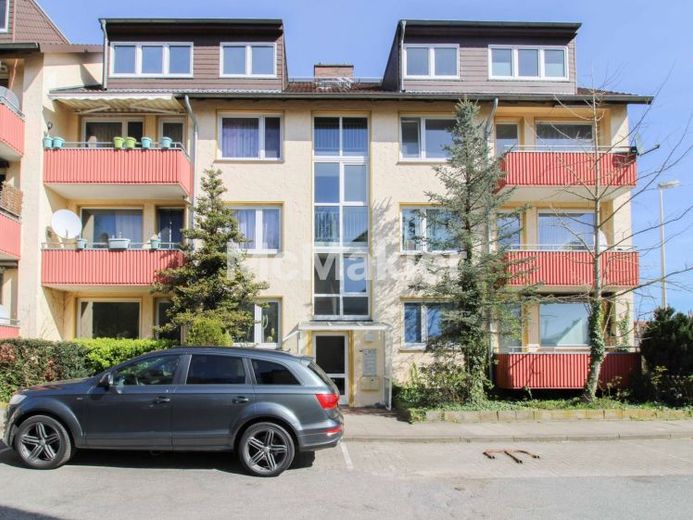 Charming 3-room condominium with balcony & parking space in a prime location in Delmenhorst – Photo 1