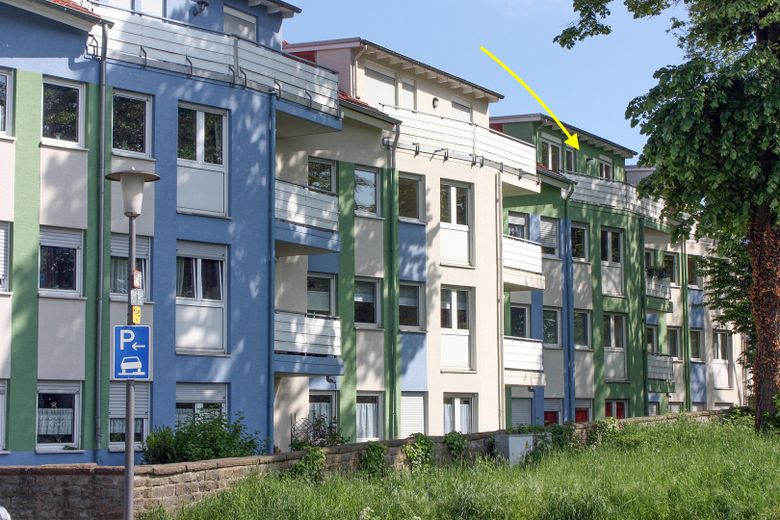 Helle 2-Zimmer Wohnung, Balkon, modernes Bad – Außenansicht