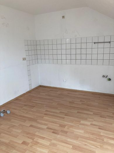 Helle 2,5-Zi.-Dachgeschosswohnung m. Fußbodenheizung, Inkl. Stellplatz in Holzwickede – Küche