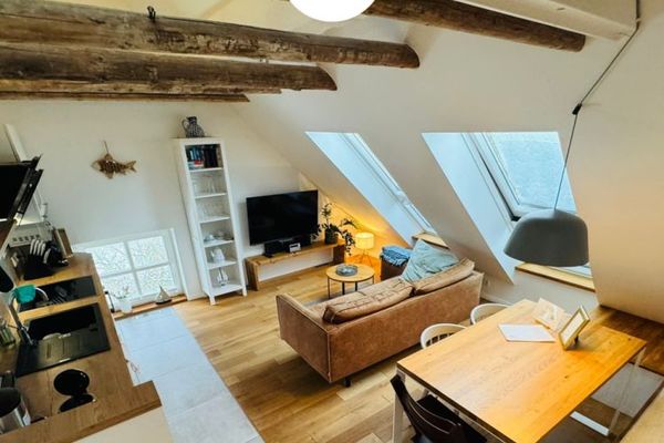 Hochwertige und moderne Ferienwohnung in historischem Hofgebäude
