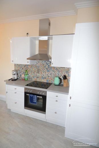 Kiel, Blücherplatz’ta çok güzel döşenmiş şehir dairesi – 20b776744b16f78b4495a8b1a729d14546eb5311.jpg