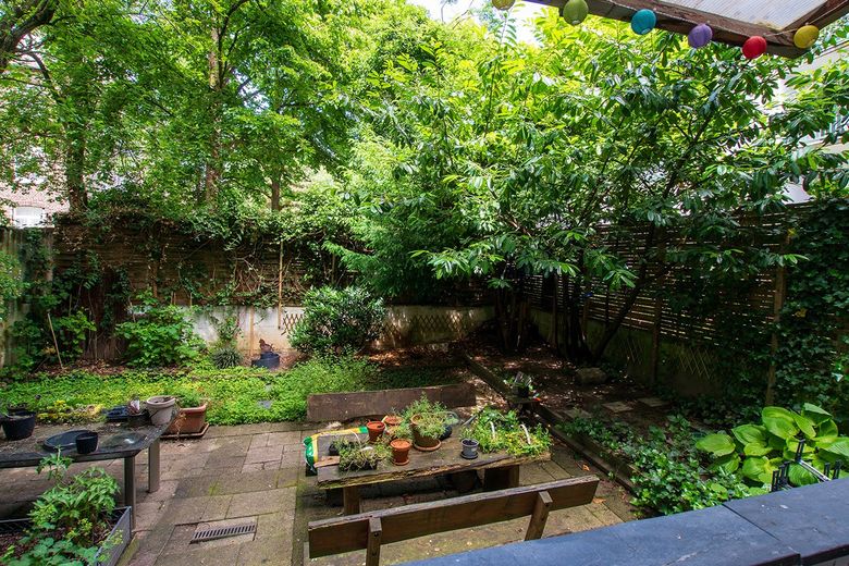 Exklusive Dachgeschosswohnung mit Dachterrasse, Empore und Altbaucharme – Foto 1