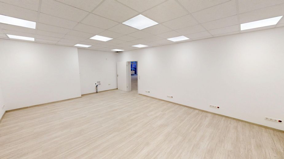 Kernsanierte Praxis-/Bürofläche | 224 m² | teilbar ab ca. 19 m2| sofort verfügbar – Büro 1