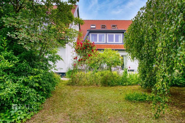 +++Naturparadies mit Potenzial: Zwei massive Häuser mit bis zu 4 Wohneinheiten nahe Plau am See+++ – Blick vom Garten