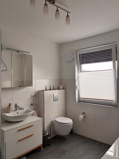 **FLATERATE MIETE!** 2R. Wohnung (BJ2019), inkl. hochwertiger Küche (EBK), FBH, Wallbox, – Foto 5