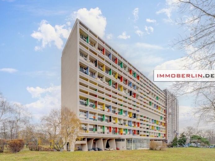 IMMOBERLIN.DE - Exklusive 3-Zimmer-Wohnung mit Loggia im Corbusierhaus nahe Olympiastadion – Foto 1
