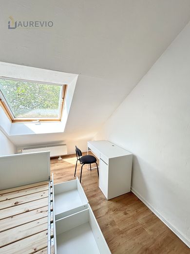 Zimmer (Links)