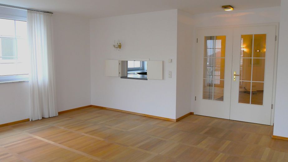 Exclusive 3-Zimmer-Etagenwohnung in Bestlage - Komfortabel, barrierefrei, Lift & ideal für Paare – Wohnzimmer 3