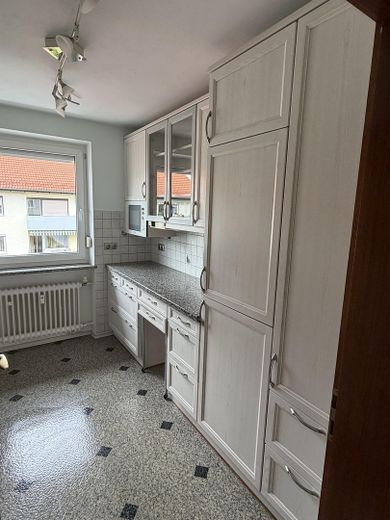 Солнечная 3-комнатная квартира в центре Бургхаузена – Küchenzeile rechts