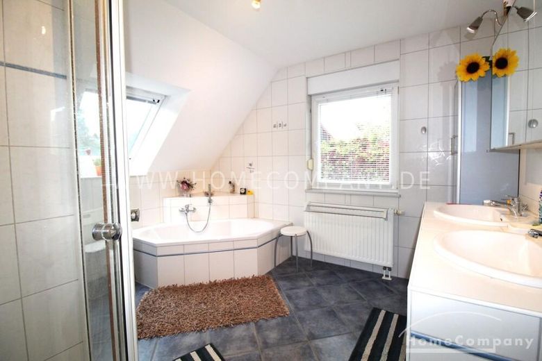 24990 HomeCompany Dresden सुसज्जित/Furnished ड्रेसडेन-ज़ाशेन्डोर्फ में बड़े भूखंड वाला एकल-परिवार घर अधिकतम 8 व्यक्ति – dd02377c5ba5fad6b895b9ad51d236d630988a89.jpg