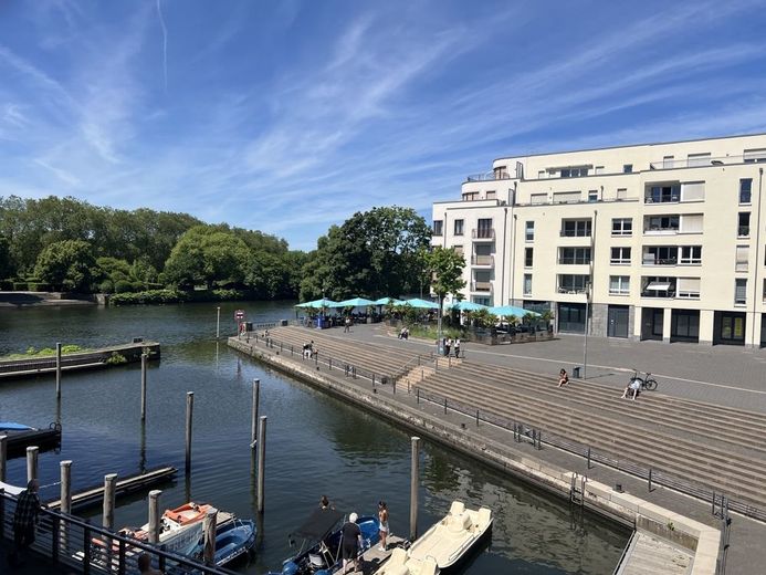 Wohnen im ehemaligen Stadtbad: Stilvolle 3-Zimmer-Wohnung mit Ruhrblick im Palais am Stadtkai – Ausblick Palais am Stadtkai