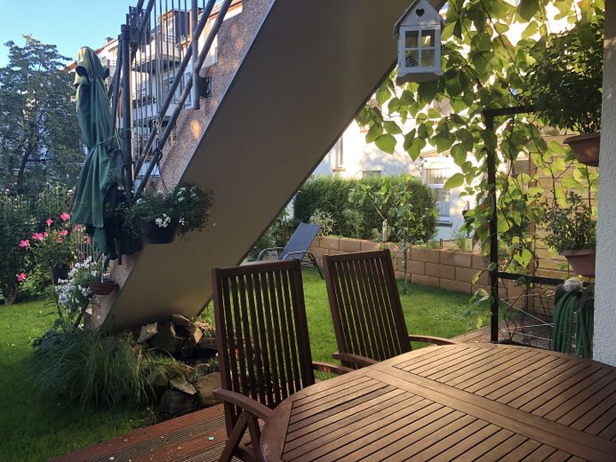 Terrasse Blick in Garten