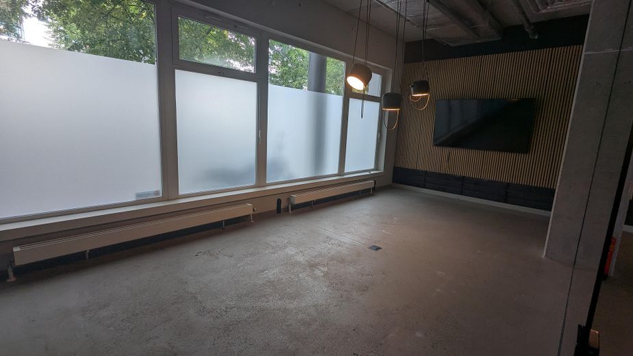 🌿 Stilvolle Praxis-, Studio- oder Ausstellungsfläche in Top-Lage Berlin Prenzlauer Berg – Nebenraum 1