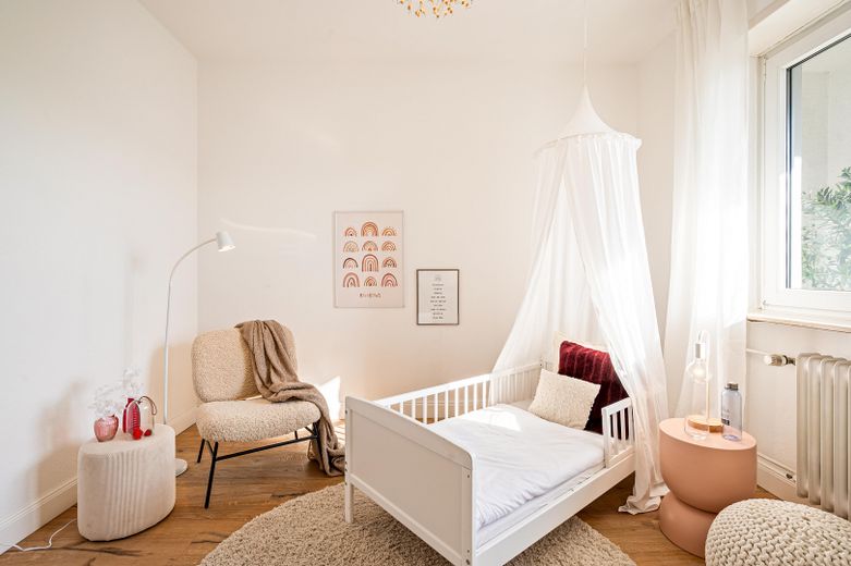 Appartamento di 3 locali appena ristrutturato e libero, a Mannheim-Feudenheim, con loggia e garage – Kinderzimmer