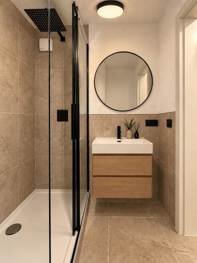 Високоякісно відремонтована 3-кімнатна квартира з балконом – Beispiel Badezimmer
