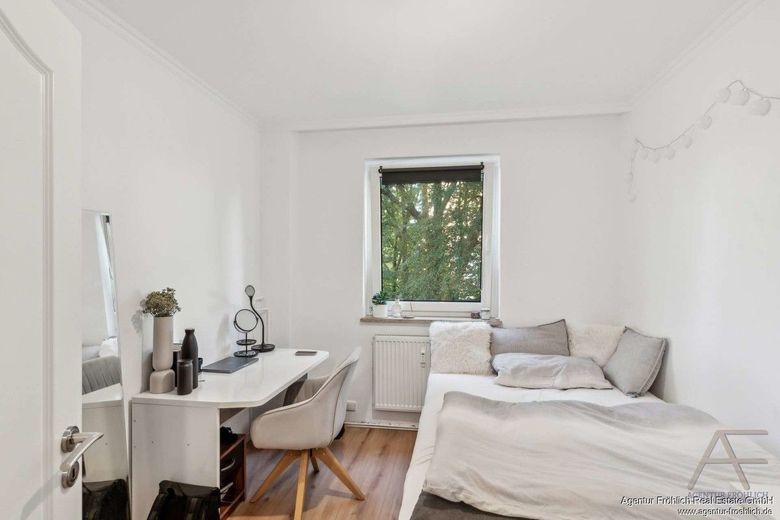 Investimento immobiliare nella Parkstadt Bogenhausen - moderno appartamento di 3 locali ristrutturato con contratto di locazione in essere – 240427022_Zimmer_2-1_WEB