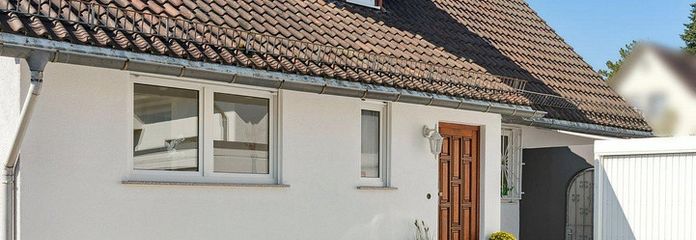 Hauseingang, Einfahrt, Garage