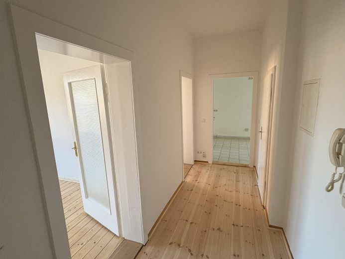 Luminoso e spazioso appartamento di 2 locali con cucina abitabile – Foto 5