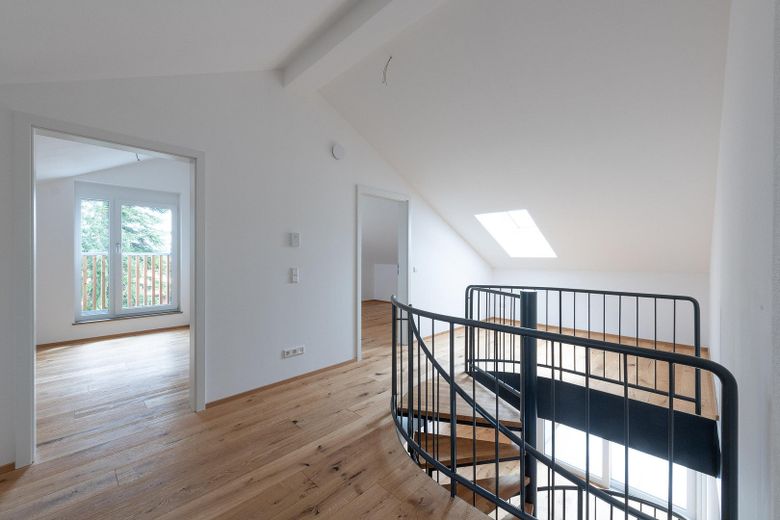 4-Zimmer Maisonettewohnung, Balkon mit Grüntenblick B-22 – Vorraum DG