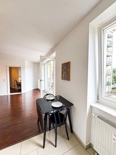 Geräumige 2 Zimmer Wohnung zentral in Prenzlauer Berg – Wohnzimmer/Küche