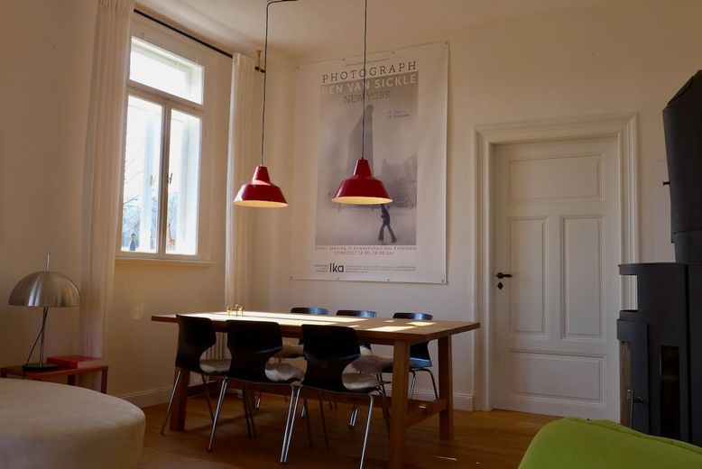 Sanierte bezugsfertige Villa mit Weitblick für Eigennutzung und/oder Kapitalanlage – Wohnzimmer im OG